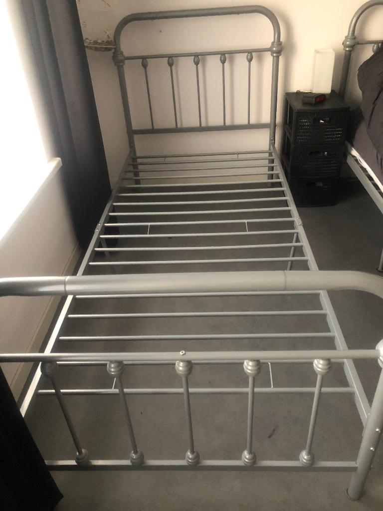 Bed, Huis en Inrichting, Ophalen, 90 cm, Eenpersoons, Zo goed als nieuw