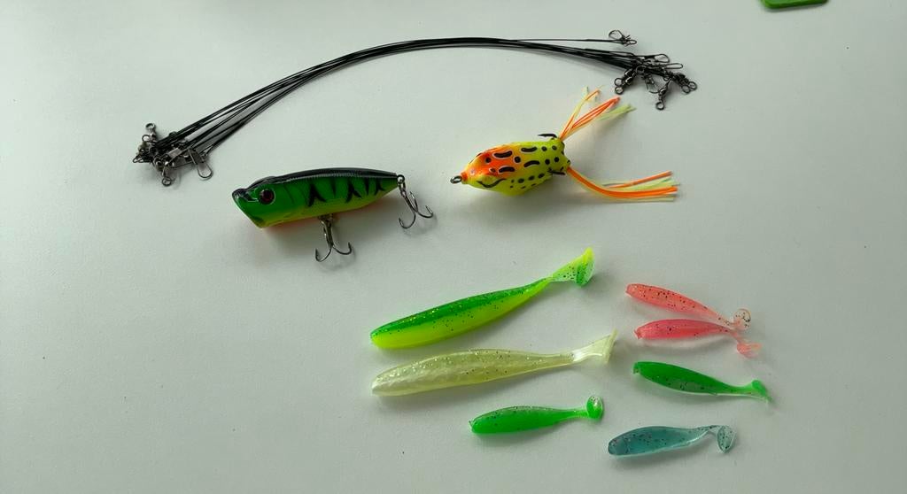 Roofvis spullen ,10 stalen omderlijnen,popper,frog, 7 shads, Ophalen of Verzenden, Nieuw, Overige typen