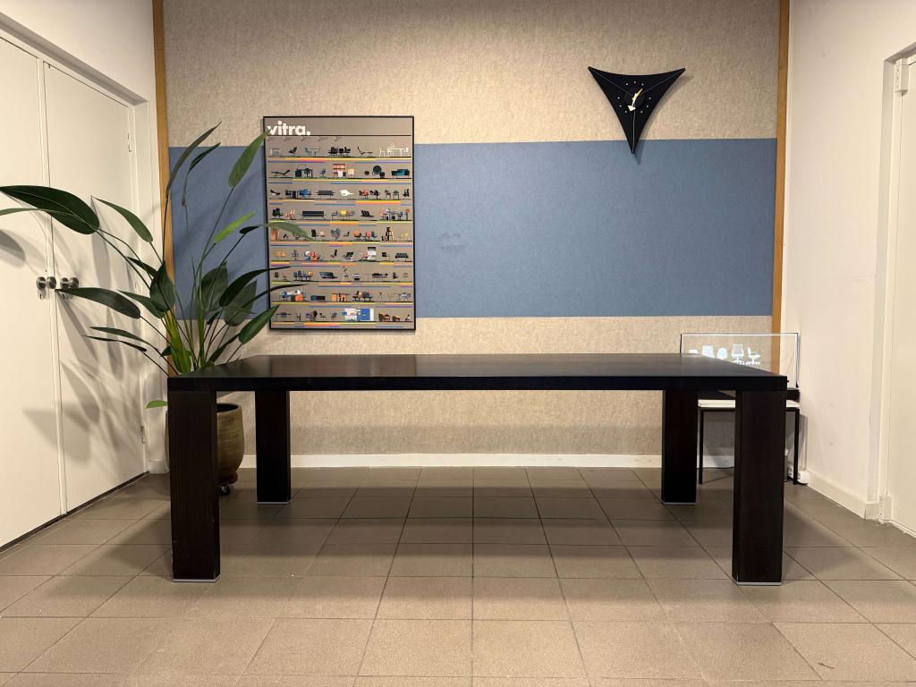 Cassina | Hannes Wettstein | MIR Eettafel | Zwart | 1x, Huis en Inrichting, Overige houtsoorten, Cassina, Gebruikt, Vitra Artifort Cassina Fritz Hansen Eames Gispen Pastoe Hay