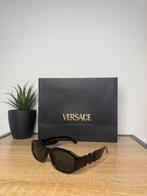 Versace zonnebril, Sieraden, Tassen en Uiterlijk, Zonnebrillen en Brillen | Dames, Ophalen of Verzenden, Zo goed als nieuw, Zwart