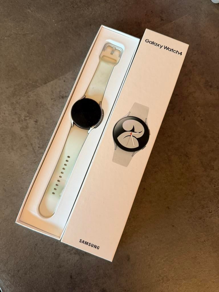 Samsung Galaxy Watch 4 40mm, Ophalen of Verzenden, Zo goed als nieuw, Zwart, Android