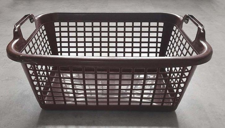 Bruine kunststof MAND breed 36 x lang 48,5 x hoog 21,5 cm, Huis en Inrichting, Woonaccessoires | Schalen en Manden, Zo goed als nieuw