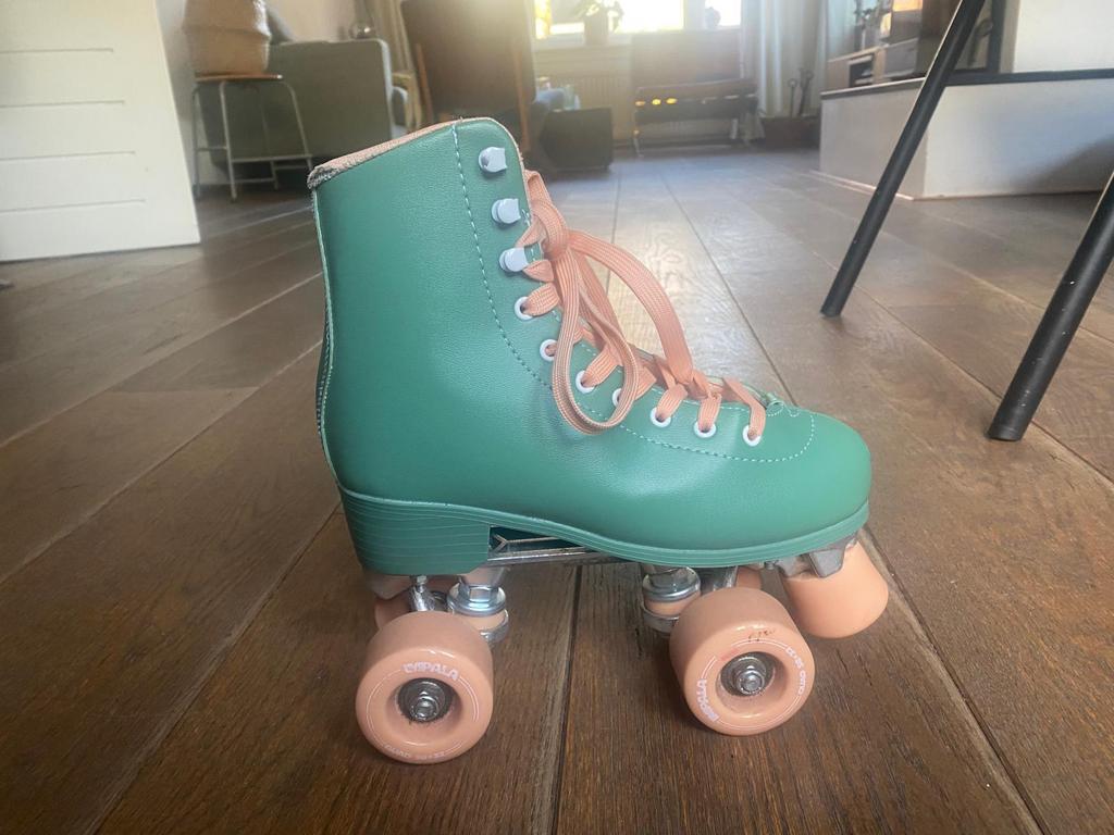 Rolschaatsen Impala mt 36, Ophalen of Verzenden, Zo goed als nieuw