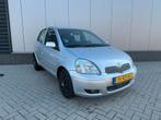 Toyota Yaris 1.3 16V VVT-i 5-deurs|AIRCO|NIEUWE APK|TREKHAAK, Auto's, Toyota, Voorwielaandrijving, 4 cilinders, 400 kg, Origineel Nederlands
