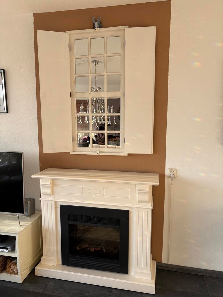 Elektrische openhaard met witte ombouw, Huis en Inrichting, Haarden, Ophalen, Zo goed als nieuw, Vrijstaande haard, Elektrische haard