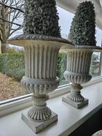 Twee prachtige gietijzeren vazen jardinieres brocante, Ophalen, Gebruikt
