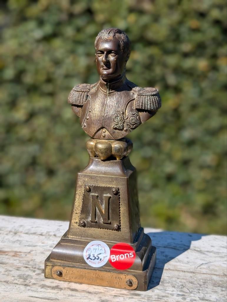 Antiek bronzen beeld Napoleon. 27 cm hoog €235., Ophalen
