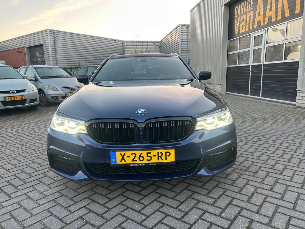 BMW 5-serie Touring 540i xDrive High Executive | STUURVERW |, Automaat, Gebruikt, 2000 kg, Blauw