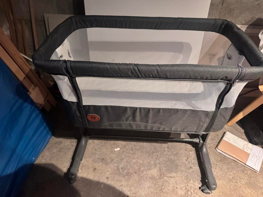 Donkergrijze co-sleeper met matras, Ophalen, Gebruikt, Wieg