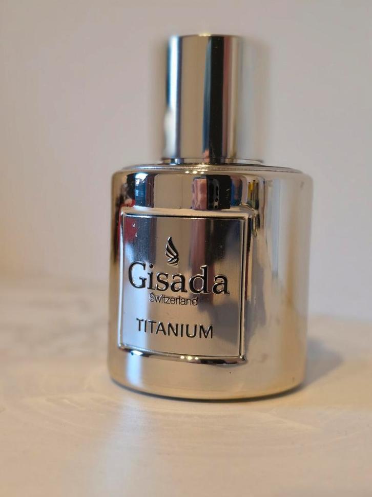 Gisada Titanium Eau de Parfum 50ml (~33ml over), Sieraden, Tassen en Uiterlijk, Uiterlijk | Parfum, Zo goed als nieuw, Ophalen of Verzenden