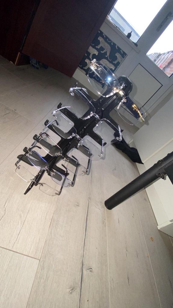 Diverse brillen op display - Nieuw, Overige merken, Overige kleuren, Nieuw, Ophalen of Verzenden