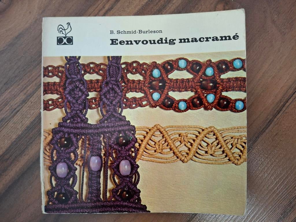Boekje Eenvoudig macrame - B Schmid-Burleson
 (1971??), Ophalen of Verzenden, Gelezen