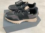 New balance 327 UCA. Antraciet. Nieuwstaat. Maat 39,5, Ophalen of Verzenden, Nieuw, Overige kleuren, Sneakers of Gympen