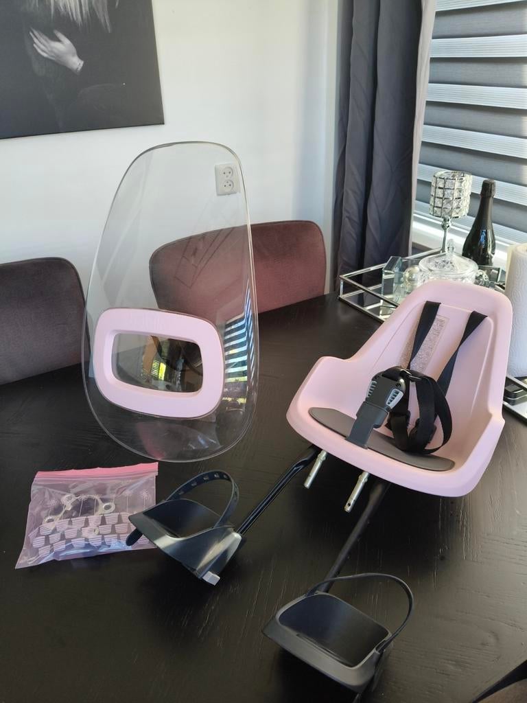 Bobike GO mini Fietsstoeltje - Cotton Candy Pink, Fietsen en Brommers, Ophalen, Voetsteuntjes, Voorzitje, Zo goed als nieuw