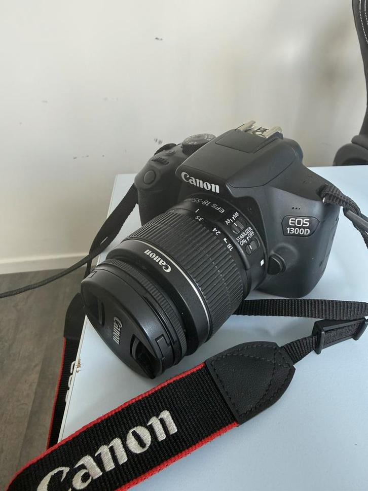 Canon EOS 1300D + EF-S 18-55mm lens, Audio, Tv en Foto, Fotocamera's Digitaal, Zo goed als nieuw, Canon, Ophalen