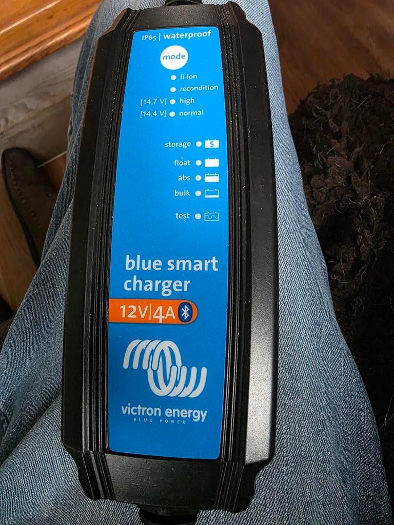 Victron blue smart 12 volt  4a, Auto-onderdelen, Ophalen of Verzenden, Gebruikt, Smart