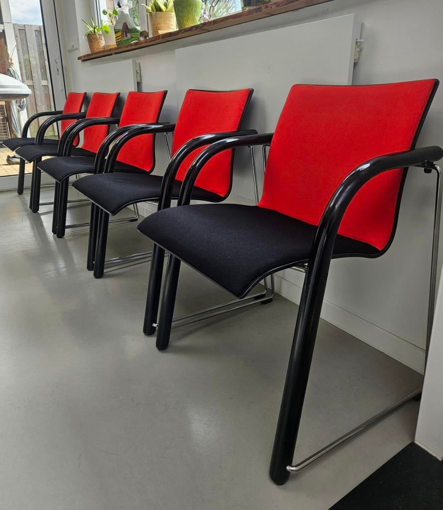 Vintage Thonet S320 Designstoelen 5 stuks, Ophalen, Gebruikt, Rood