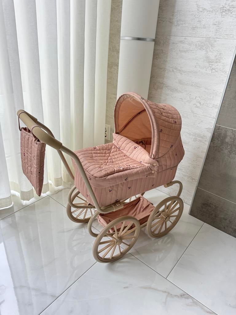 Konges Slojd Minnie Doll Pram Cherry Blush Zo goed als nieuw, Ophalen, Zo goed als nieuw, Overige merken