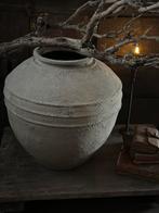 Oude stenen kruik, Ophalen