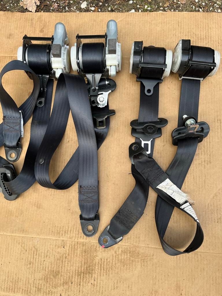 Voor/Achter Gordels Suzuki Alto / Nissan Pixo 2009-2014, Ophalen of Verzenden