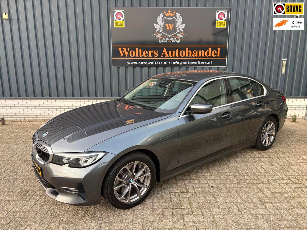 BMW 3-serie 330i High Executive, Automaat, 1998 cc, Achterwielaandrijving, Gebruikt