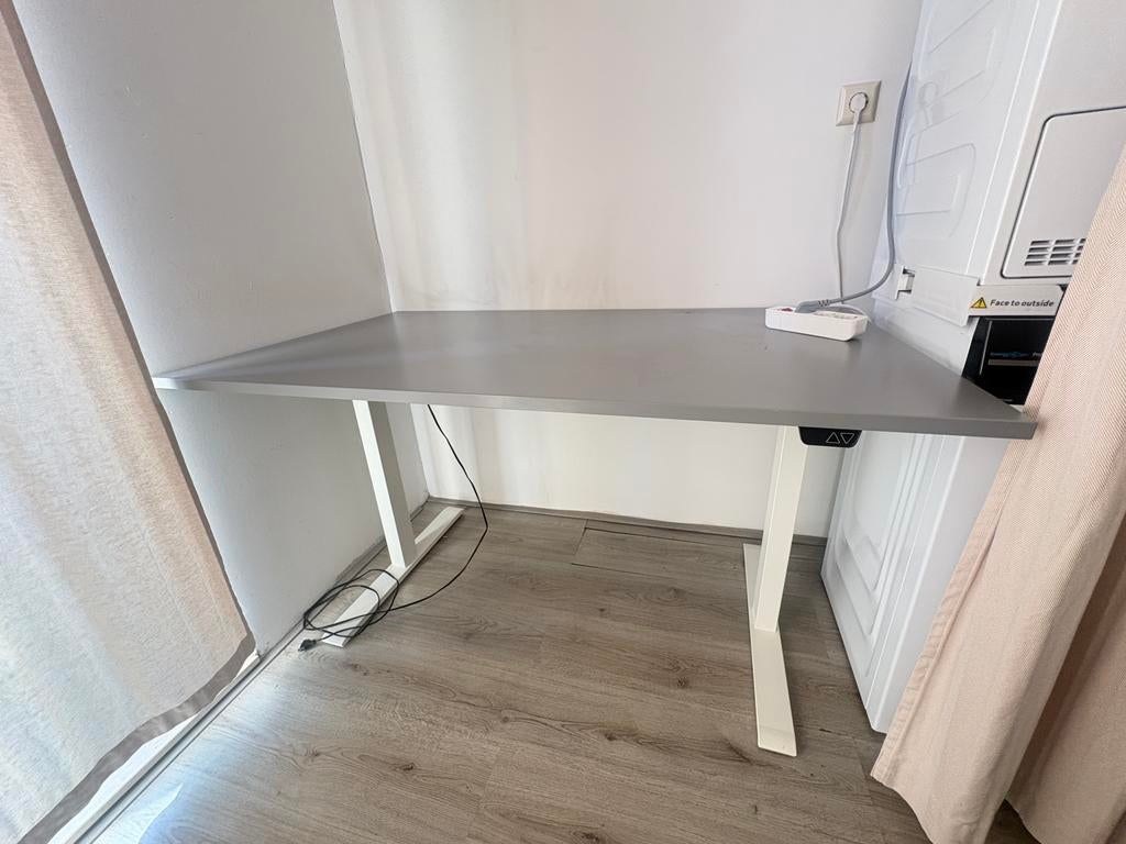 Bureau, Ophalen, Zo goed als nieuw