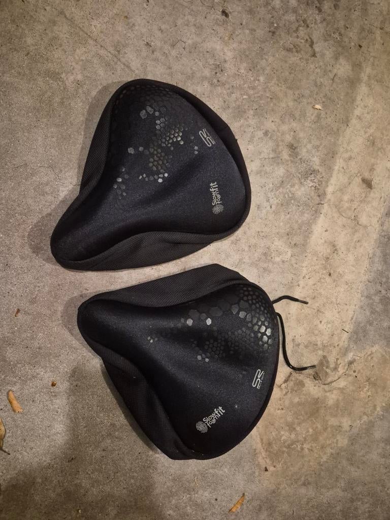 Gelzadel hoesjes, verstelbaar 2 stuks, Fietsen en Brommers, Ophalen of Verzenden, Zo goed als nieuw