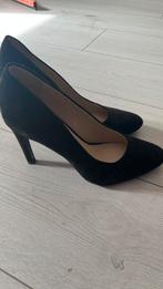 Nieuwe seude pumps, Ophalen of Verzenden, Zo goed als nieuw