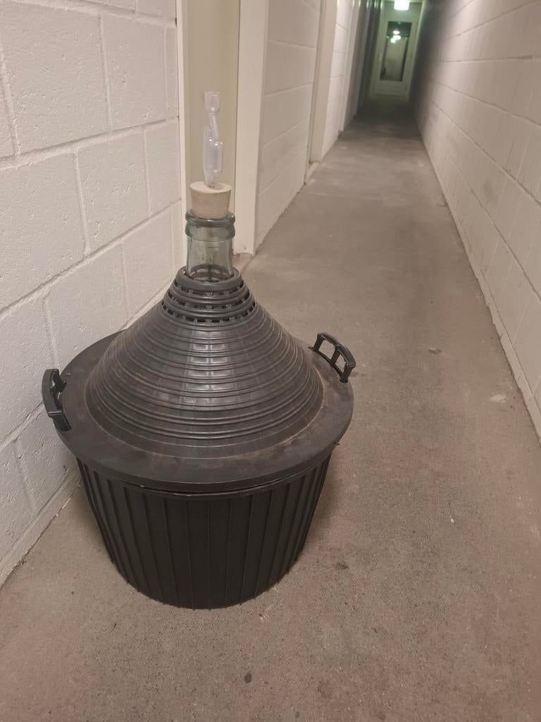 Glazen gistingsfles 54L met mand en waterslot, Ophalen, Gebruikt