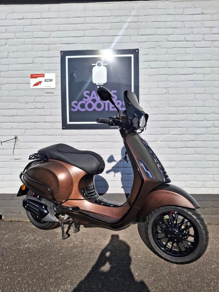 Vespa Sprint | 2021 | CUSTOM, Fietsen en Brommers, Ophalen, Overige typen