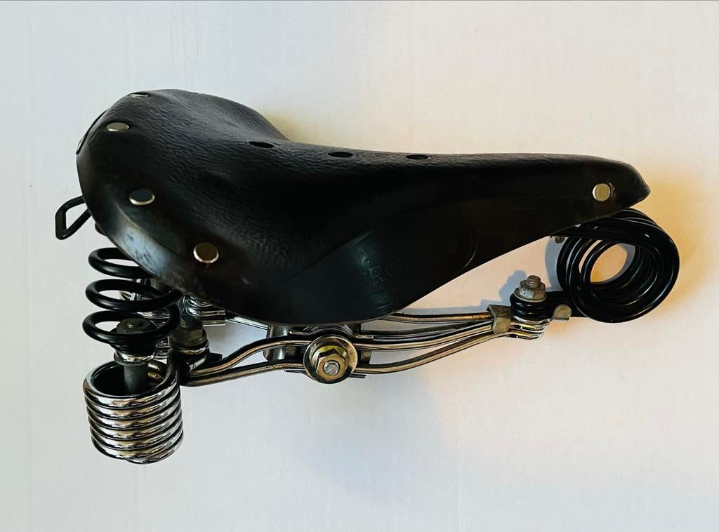 Oldtimer Brooks B135 Zadel Zwart Leer, Fietsen en Brommers, Fietsonderdelen, Gebruikt, Zadel, Leer, Stadsfiets, Ophalen of Verzenden