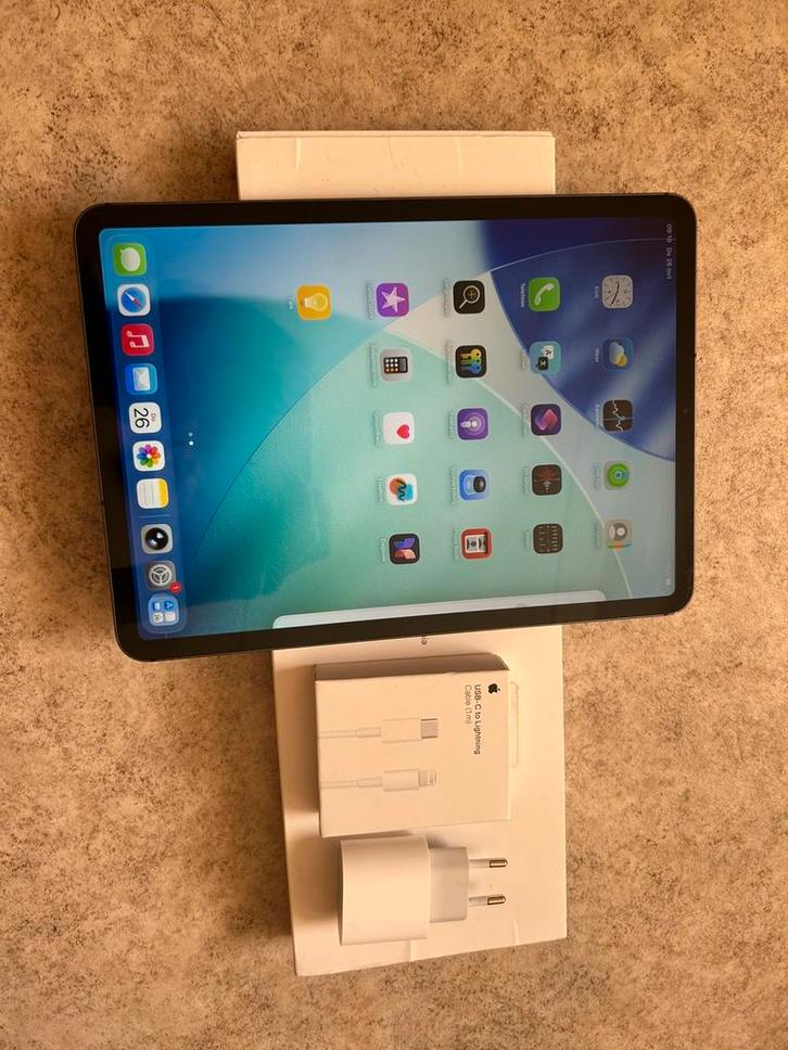 Ipad Pro 11 inch 2018 64GB Wifi Cellular 5G met lader, Computers en Software, Apple iPads, Gebruikt, Apple iPad, 11 inch, 64 GB