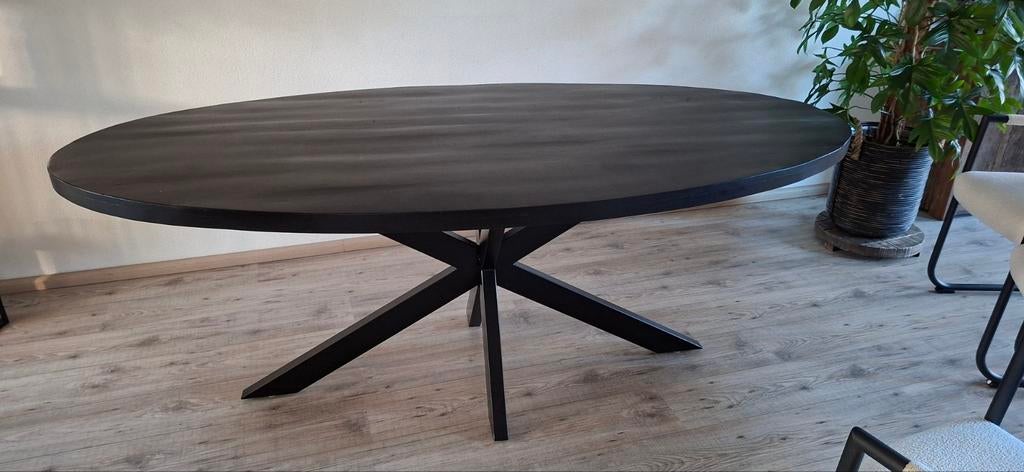 Ovale zwarte mango houten  eettafel met stalen onderstel, Huis en Inrichting, Tafels | Eettafels, Ophalen, 100 tot 150 cm, Rond