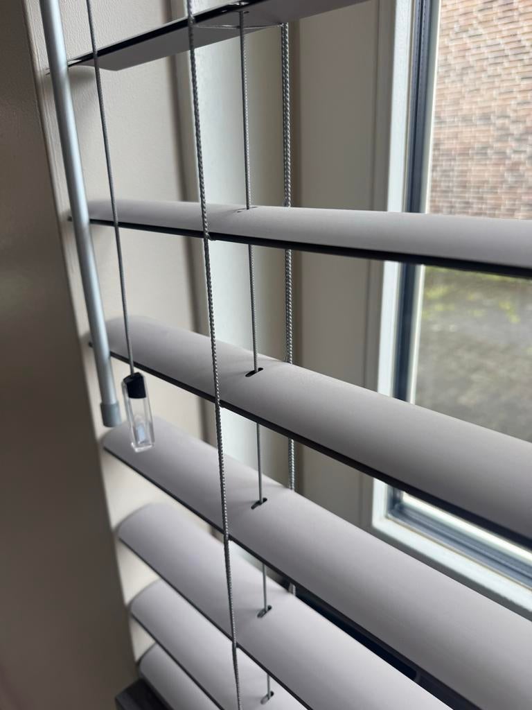 Luxaflex jaloezie kleur 3306, 100 tot 150 cm, Zo goed als nieuw, Grijs, 50 tot 100 cm