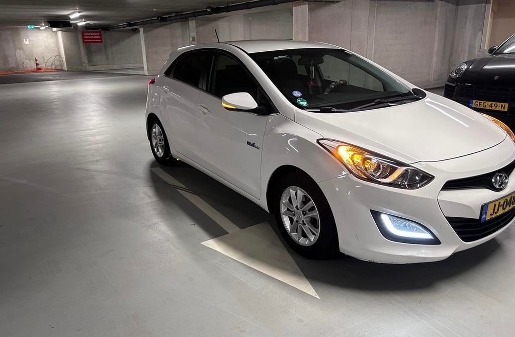 Hyundai i30 1.6 2016 Wit, Auto's, Hyundai, Voorwielaandrijving, 1591 cc, 4 cilinders, Wit