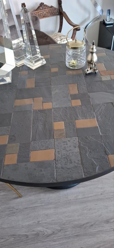 Ronde eethoek tafel zgan mooi exemplaar, Ophalen, Zo goed als nieuw, Beton, Overige typen