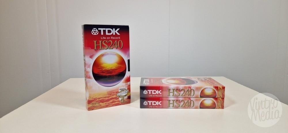 TDK HS240 Videoband | 240 Minuten | VHS | Nieuw in Folie, Ophalen of Verzenden, Nieuw, Videoband