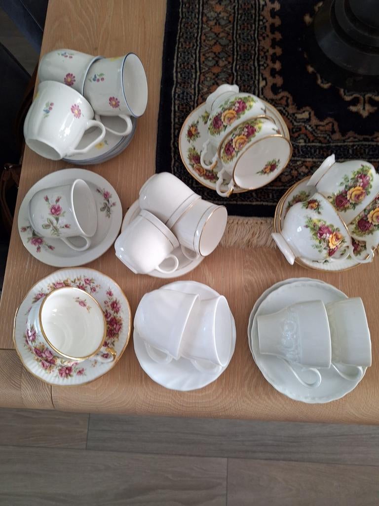 Diverse theekopjes en schotels - Vintage collectie, Ophalen, Gebruikt, Overige stijlen, Kop(pen) en/of Schotel(s)