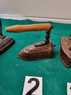 Strijkijzers antiek twee stuks, Ophalen of Verzenden