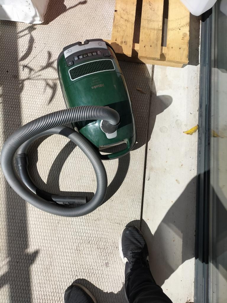 Miele stofzuiger - Groen, krachtig en betrouwbaar, Witgoed en Apparatuur, Stofzuigers, Stofzak, Gebruikt, Stofzuiger, Ophalen of Verzenden