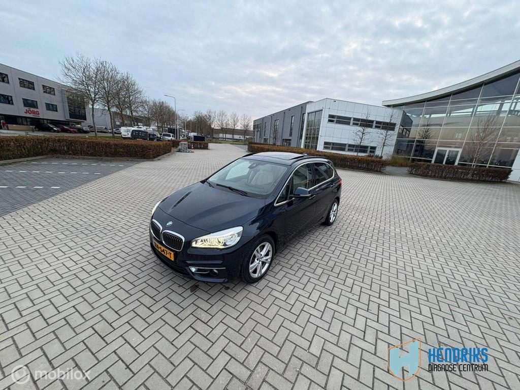 BMW 2-serie Active Tourer 225xe Luxury, Auto's, Automaat, 136 pk, Gebruikt, Euro 6