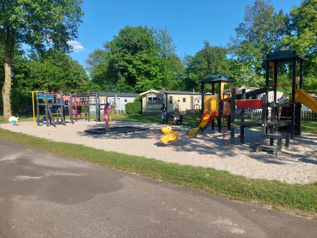 Sfeervolle Accommodatie op 5-sterren camping De Pallegarste.