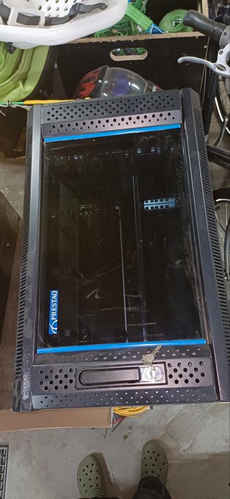 19 inch serverkast / netwerkkast met glazen deur, Computers en Software, Serverkasten, Gebruikt, Ophalen