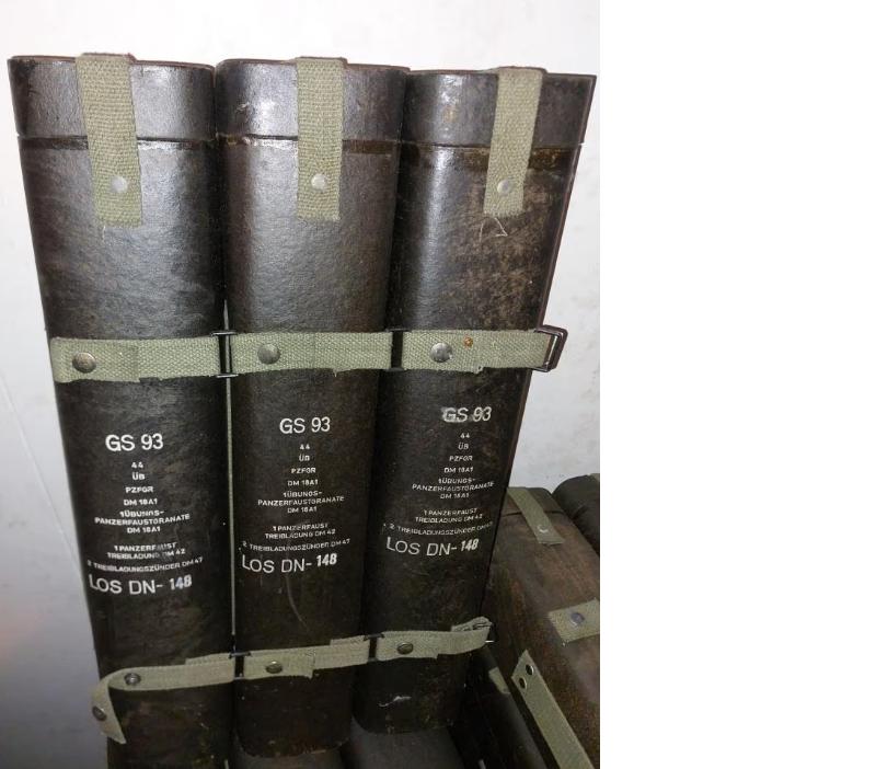 Authentieke panzerfaust granaat transport kokers, Ophalen, Landmacht, Nederland