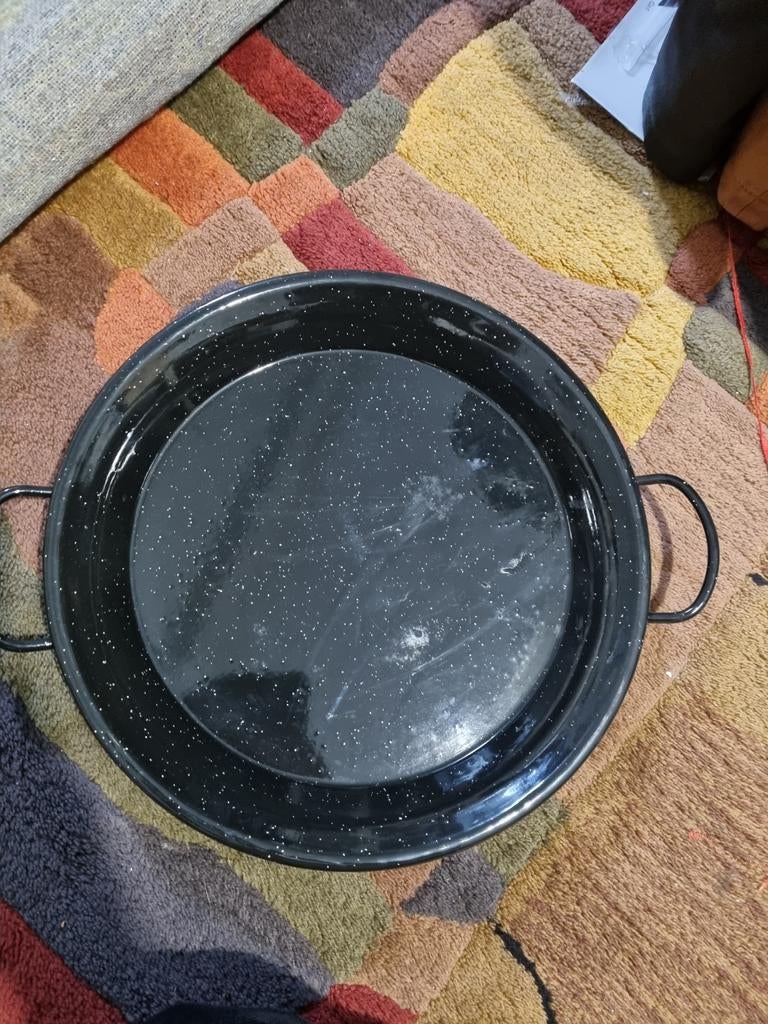 Zwarte paella pan, Huis en Inrichting, Keuken | Potten en Pannen, Ophalen, Zo goed als nieuw, Aluminium, Koekenpan of Braadpan