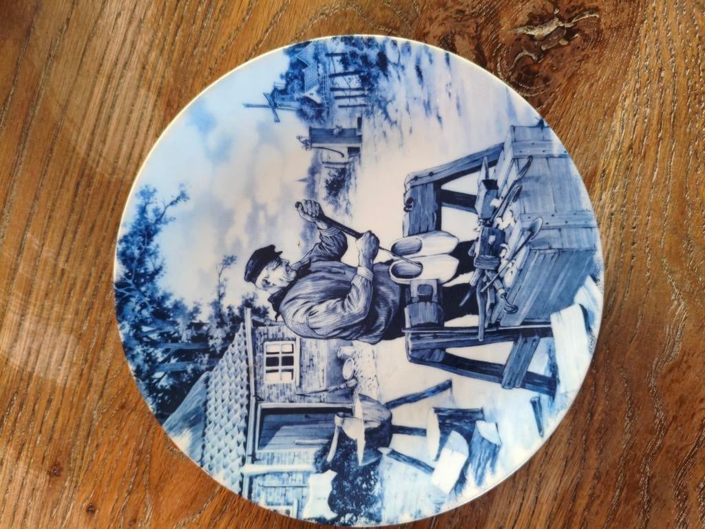 Delfts Blauw Wandbord - Klompenmaker - Handgedecoreerd 1984, Ophalen of Verzenden