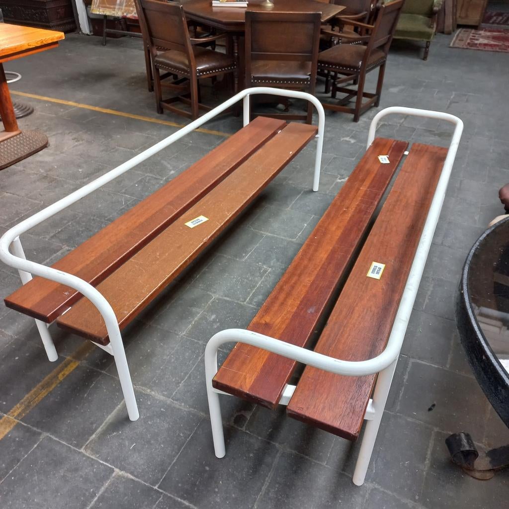 Industriële zitbanken, Ophalen