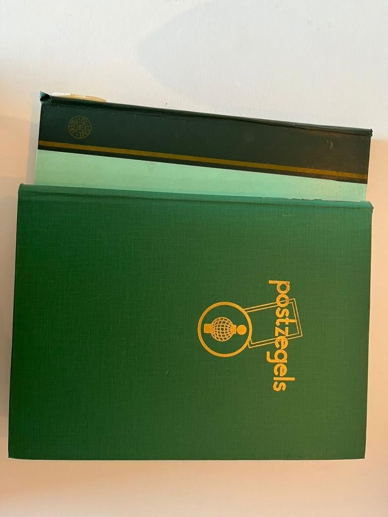 2 postzegelalbums zuid Afrika en wereld, Ophalen of Verzenden, Buitenland