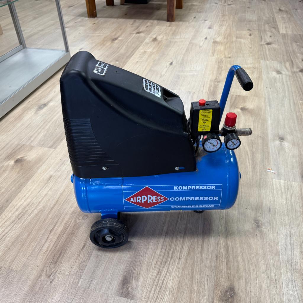 Airpress Kompressor 25L 6-8 Bar | Met extra's, Flex Ltd., Zo goed als nieuw, https://flex.com/contact-us, Nobelstraat 10, 5807 GA Oostrum LB, Limburg, Nederland