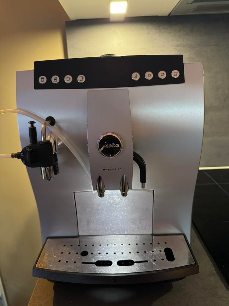 Jura Impressa Z5, Afneembaar waterreservoir, Gebruikt, 10 kopjes of meer, Koffiemachine